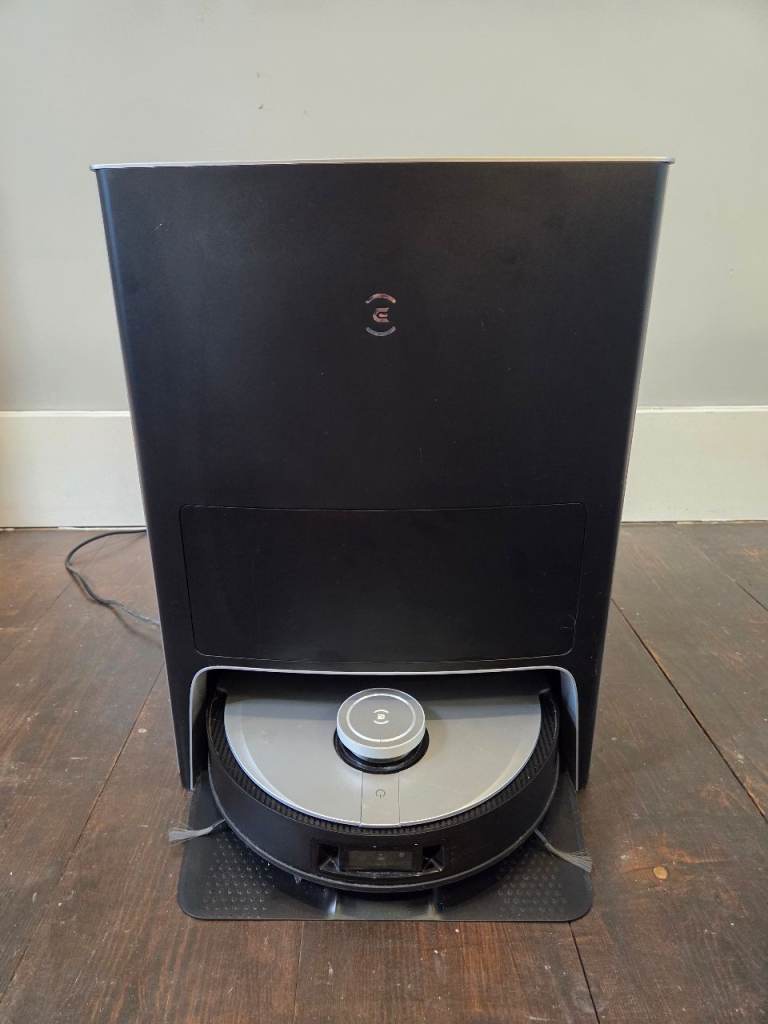 Ecovacs Deebot X1 OMNI Station Robot Vacuum & Mop – Good Condition