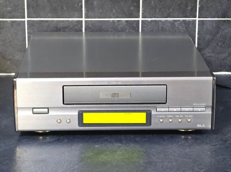 Denon CD player "read"