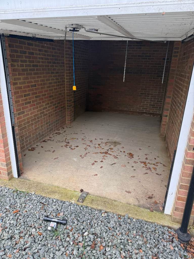 Clean and secure garage for rent N21 Winchmore Hill
