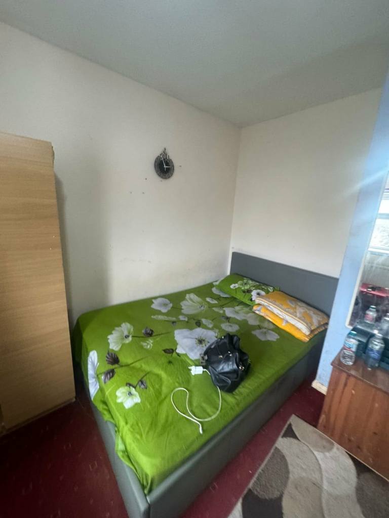 ##DOUBLE BED ROOM 1 MIN FROM BECONTREE STATION###