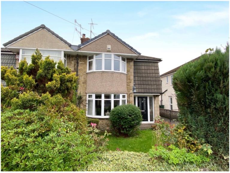 3 bed semi detached house to rent 
