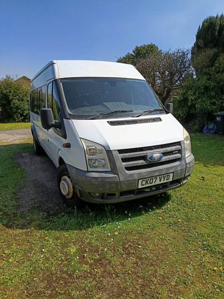The Ultimate "Go-Anywhere" 17-Seater: Ford Transit 2.5 TDCi 2007, Manual, 2402 (cc)