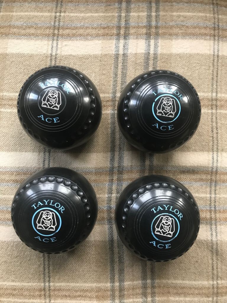 Taylor Ace size 0H BB08 Std grip. Black with cartoon dog motif. VGC.