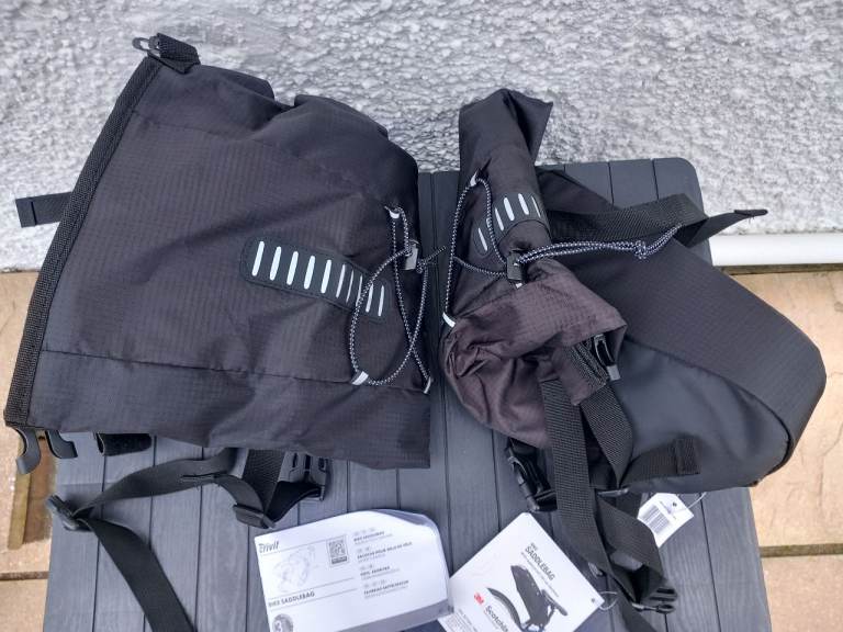 Saddle bag for touring and commuting. Waterproof and brand new