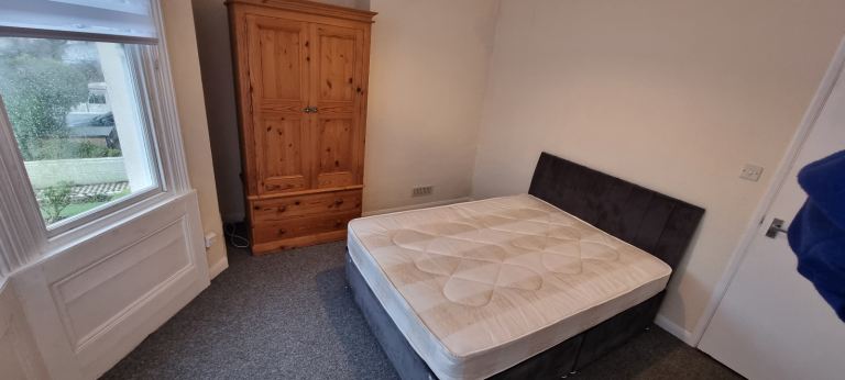 Fully furnished four bedrooms in shared flat 