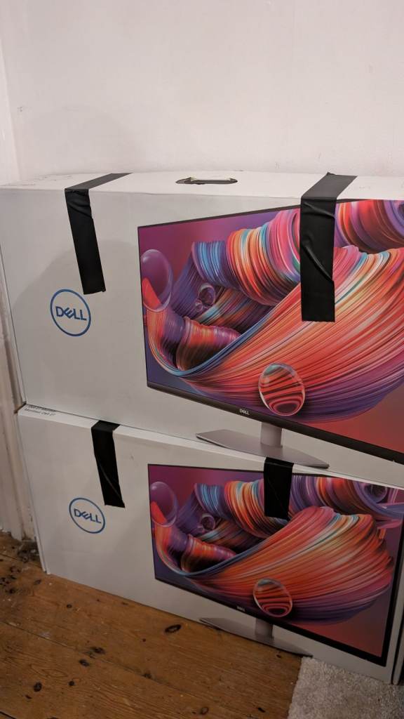 2x Dell 27" S2721HS monitors