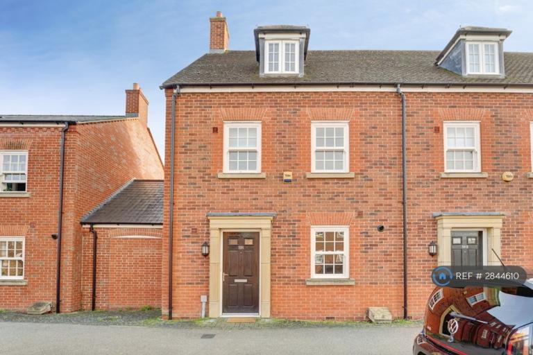 4 bedroom house in Greenkeepers Road, Bedford, MK40 (4 bed) (#2844610)