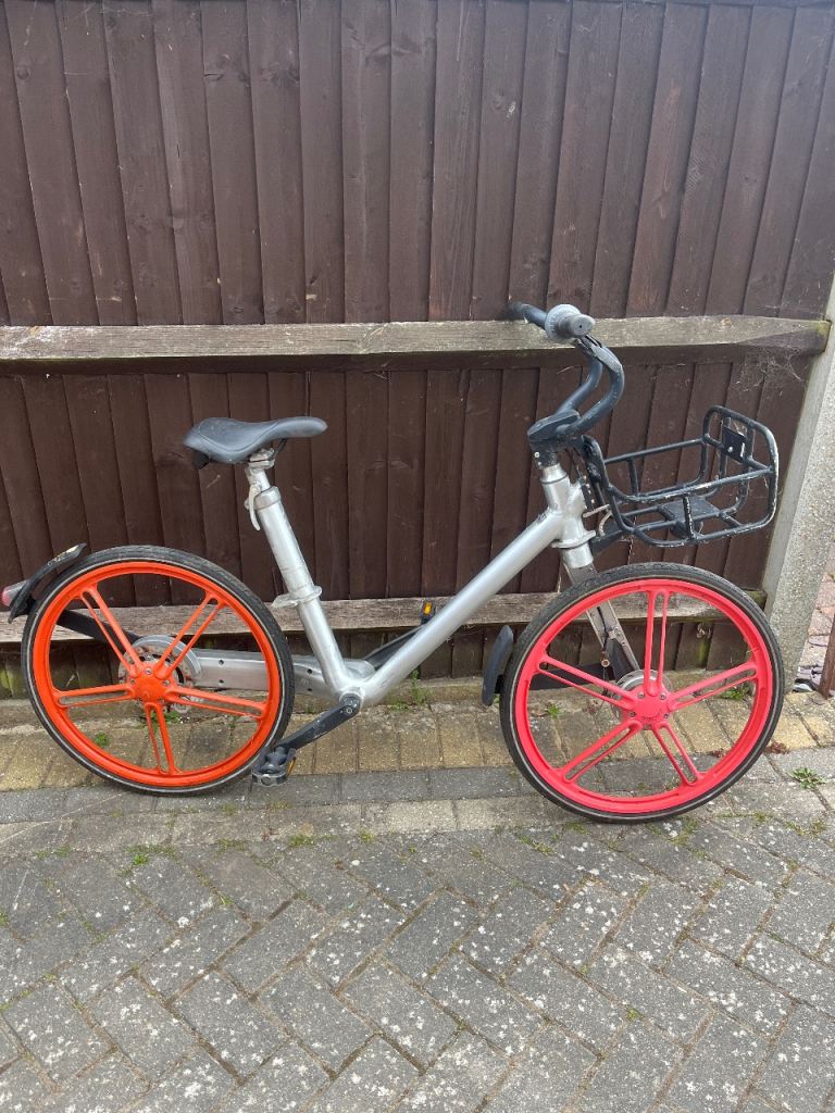 Mobike Classic Aluminium Adult Bike No Puncture or Maintenance needed No time wasters please.