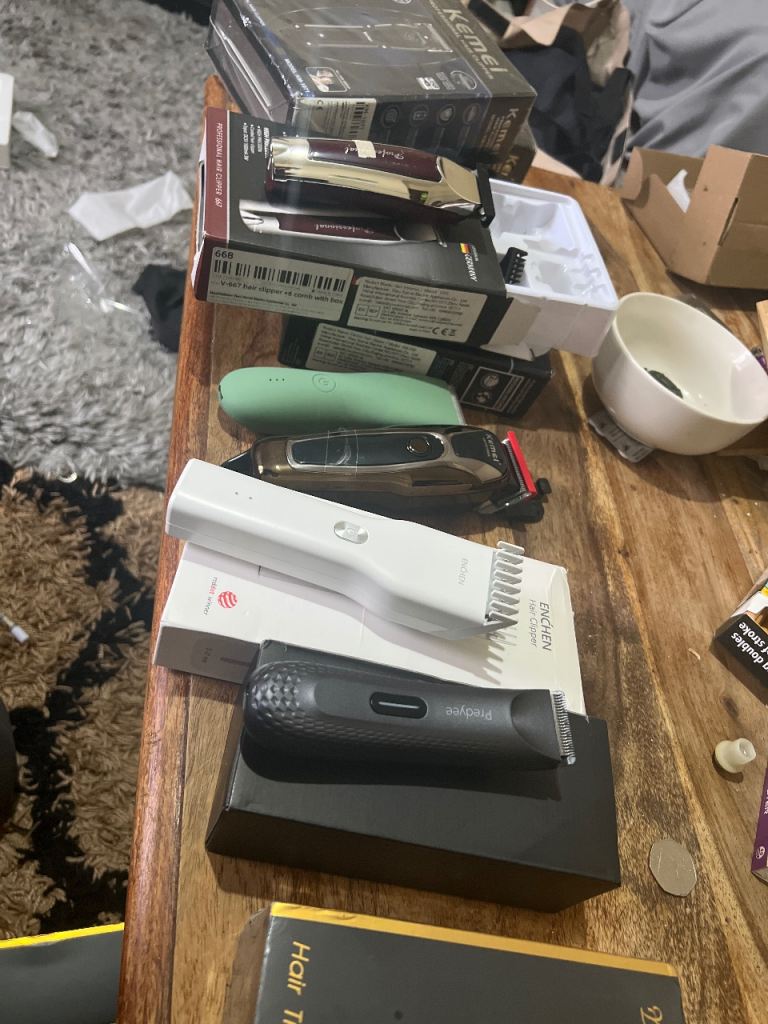 Hair trimmer beard trimmer 