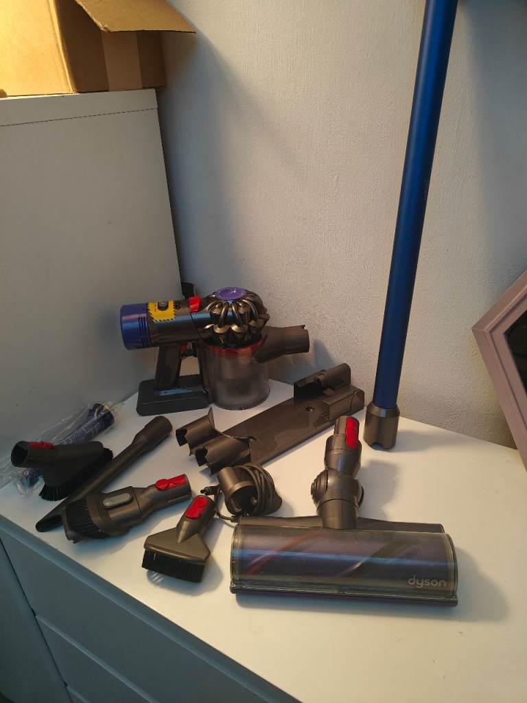 Dyson v7 clean and functioning. Can drop local for extra 
