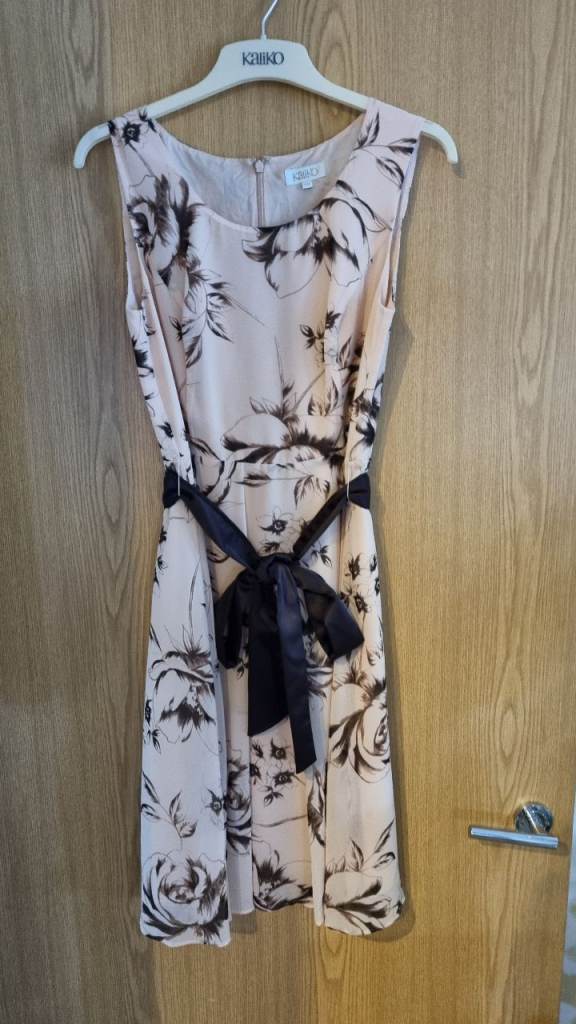 Elegant dress with floral design