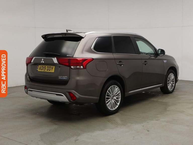 2019 Mitsubishi Outlander 2.4h TwinMotor 13.8kWh Juro SUV 5dr Petrol Plug-in Hybrid CVT 4WD Euro ...