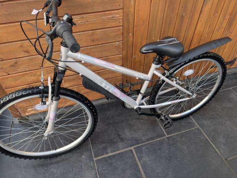 brand new womens girls Apollo Twilight mountain bike, 
