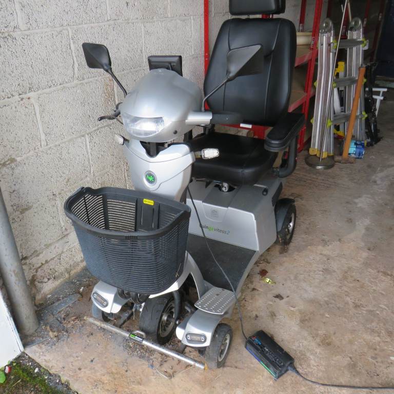Quingo Vitess 2 Mobility Scooter Needs Batteries and a Clean 74 miles only