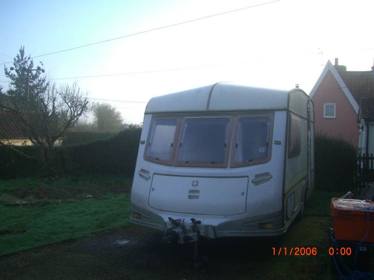 1996 2 berth 15ft Avon Award Caravan and awning
