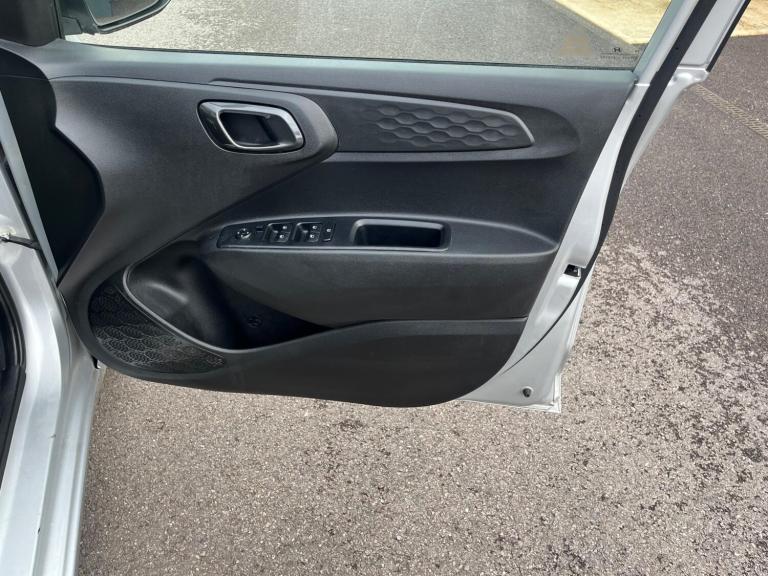 2022 Hyundai i10 1.0 Premium Euro 6 (s/s) 5dr HATCHBACK Petrol Manual