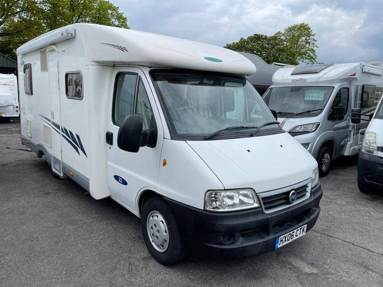 McLouis Glen 363 LOW PROFILE FIXED BED 4 BERTH DIESEL MANUAL 2006/06