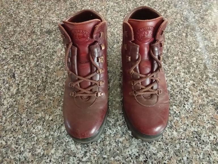 BRASHER WALKING BOOTS