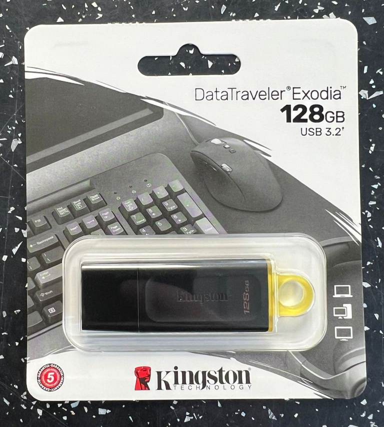 Kingston Technology DataTraveler Exodia 128GB USB 3.2 Brand New