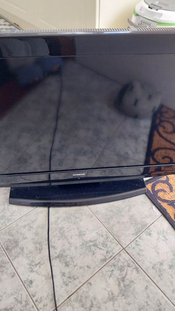 Toshiba Black Flat Screen TV – Good Condition