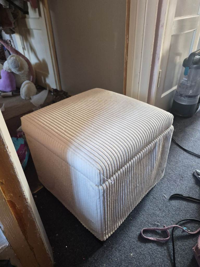 Cream Fabric Storage Ottoman / Footstool – Good Condition