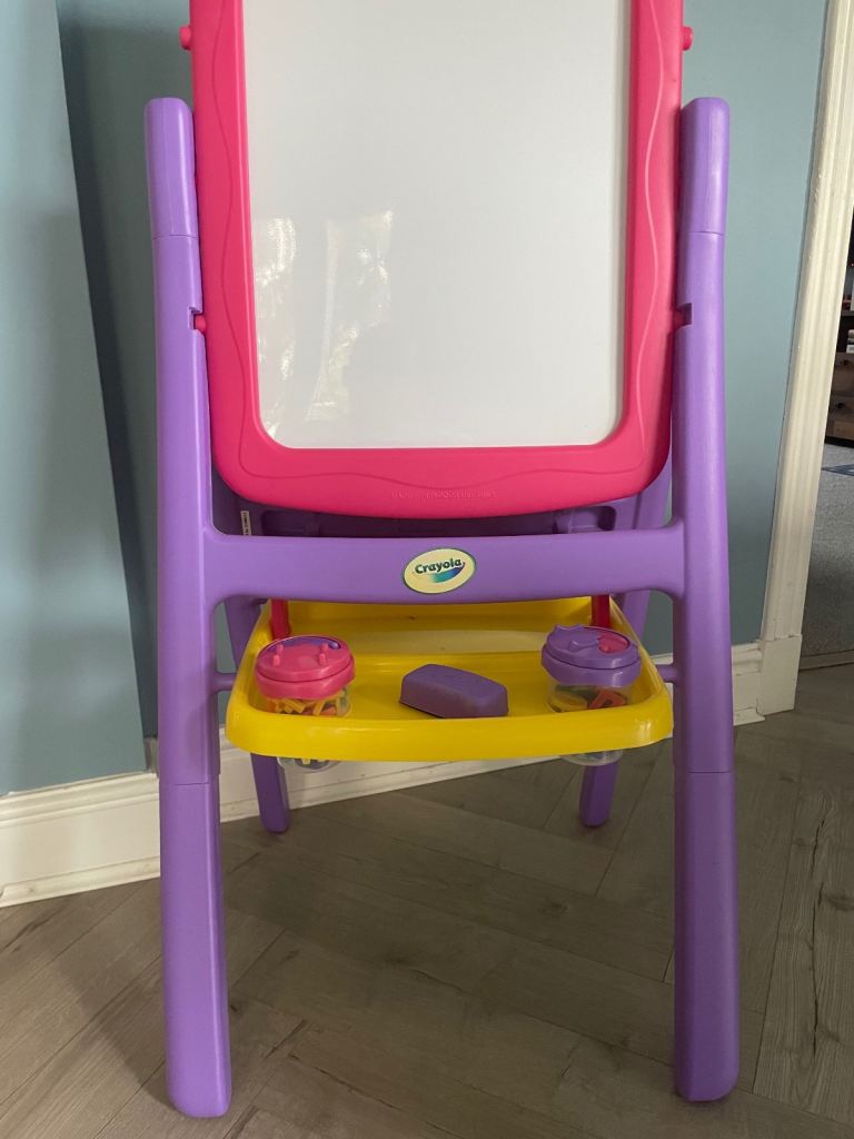Crayola Easel Qwikflip Chalkboard and Magnetic Whiteboard Kids Art Drawing Toy