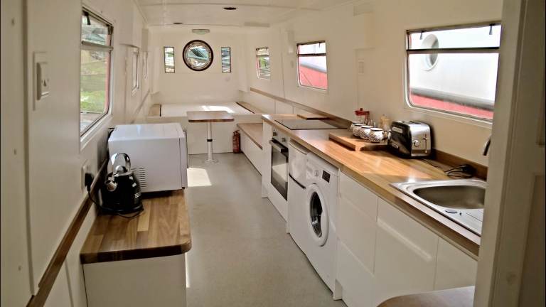 52ft Narrowboat For Sale-with transferable Brentford Mooring Licence: open plan