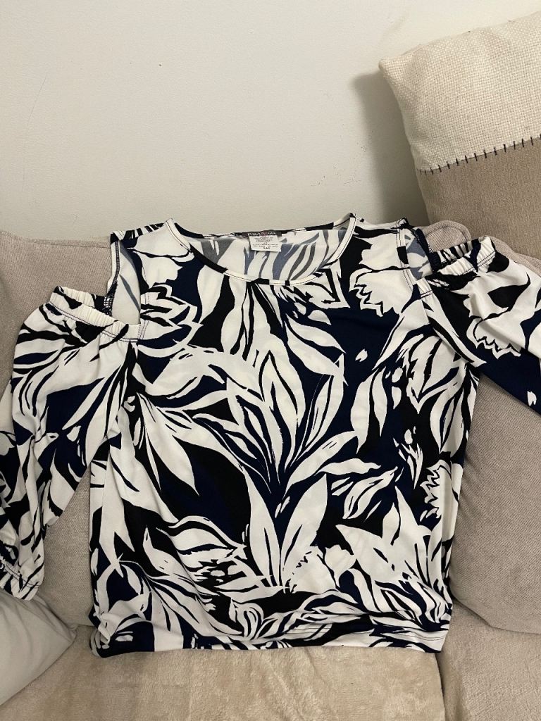 Size 8/10 cold shoulder top 