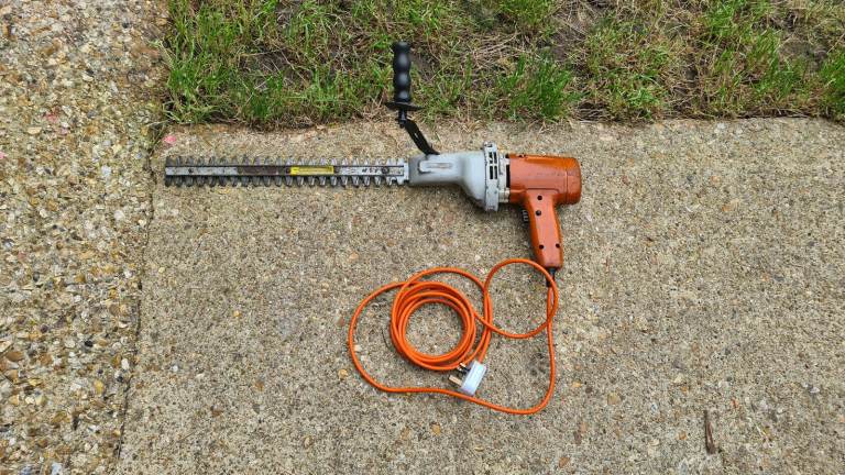 Black and Decker hedge trimmer 