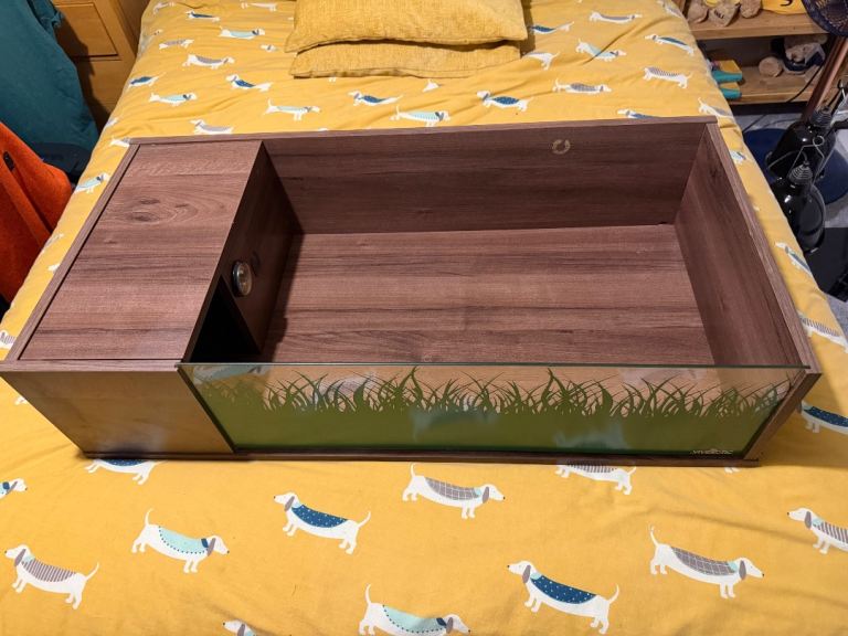 Vivexotic Tortoise Table / Tortoise Enclosure Wood Effect With 2 Light Stands