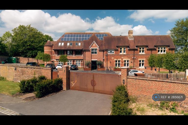 1 bedroom flat in North Hinksey Lane, Oxford, OX2 (1 bed) (#2856671)