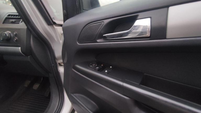 2012 Vauxhall Zafira 1.6 16V Exclusiv Euro 5 5dr MPV Petrol Manual