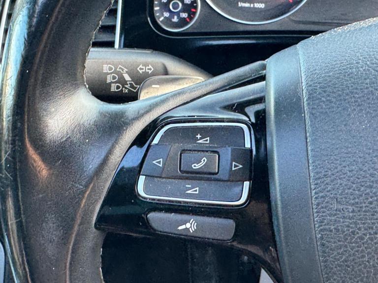 2015 Volkswagen Touareg 3.0 V6 TDI BlueMotion Tech 262 R-Line 5dr Tip Auto ESTATE DIESEL Automatic