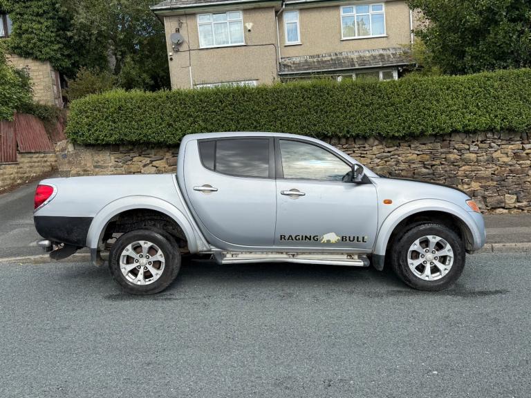 2009 MITSUBISHI L200 RAGING BULL D/C DOUBLE CAB MANUAL DIESEL 4X4 SILVER