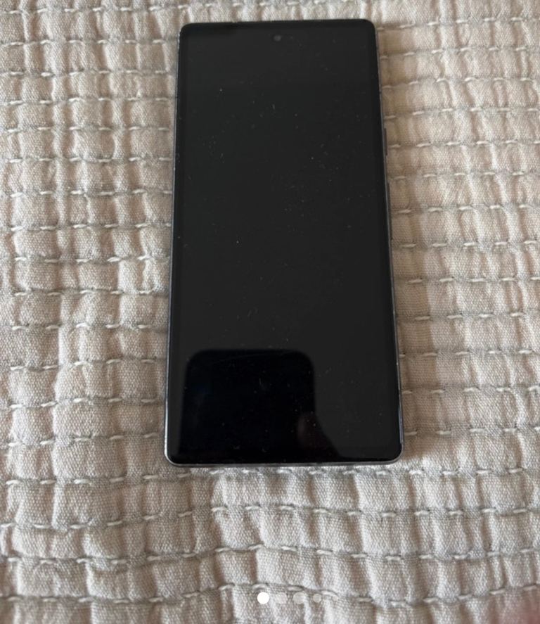 Google Pixel 7a 128GB in black 