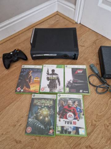 Xbox 360 Elite 120GB w/ Games Working Can Deliver | in Stoke-on