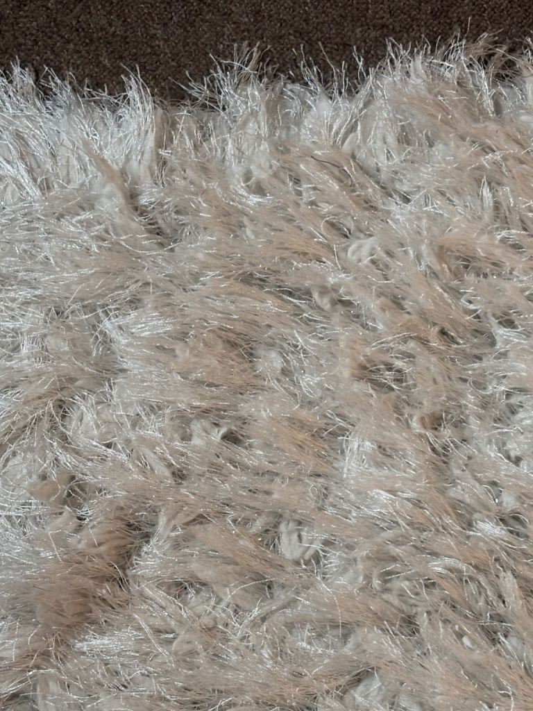 Clean White Fabric Shaggy Rug – Good Condition