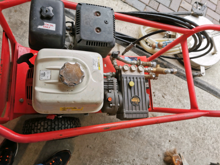Honda 13hp pressure washer 21 litres per minute at 200 bar, VGC
