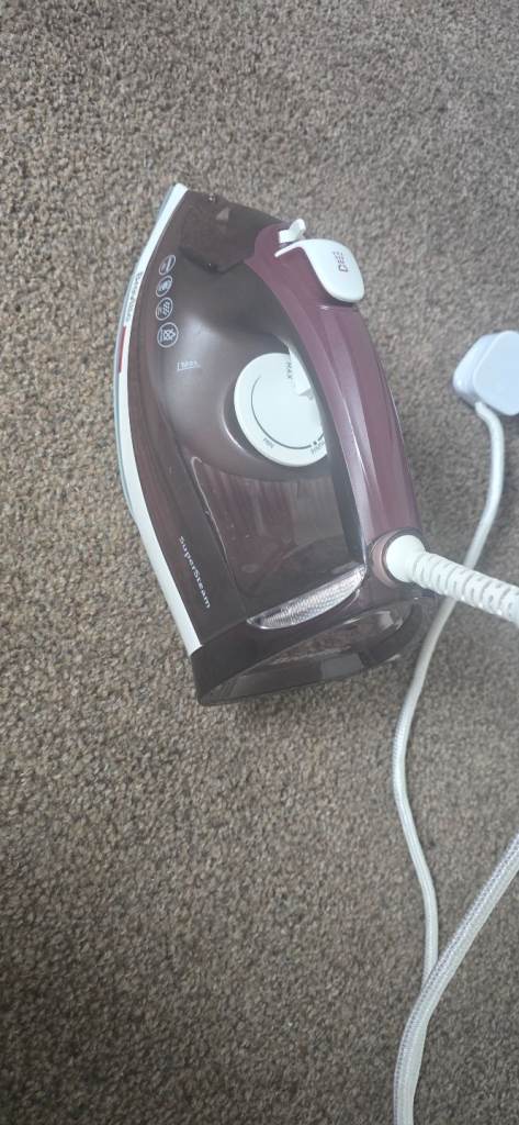 Breville SuperSteam 2400W Steam Iron Ceramic Soleplate Vertical Steam Merlot