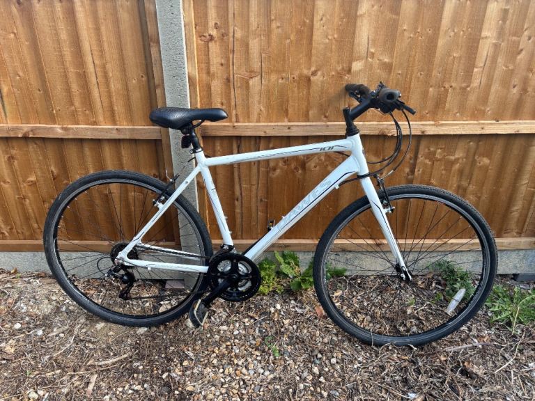 Dawes Discovery 101 Mens Hybrid Bike 700c Wheel, 20 in frame, 18 Speed – White