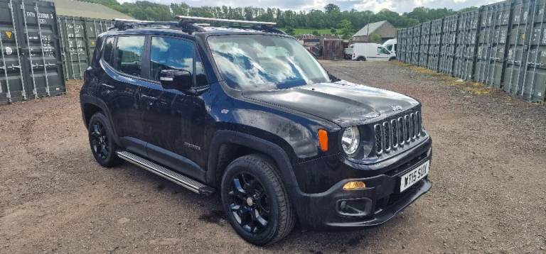 JEEP RENEGADE   BLACK EDITION LONGTITUDE 2LITRE TDIESEL   MULTIJET LONGITUDE. 4X4 2015  STUNNING 