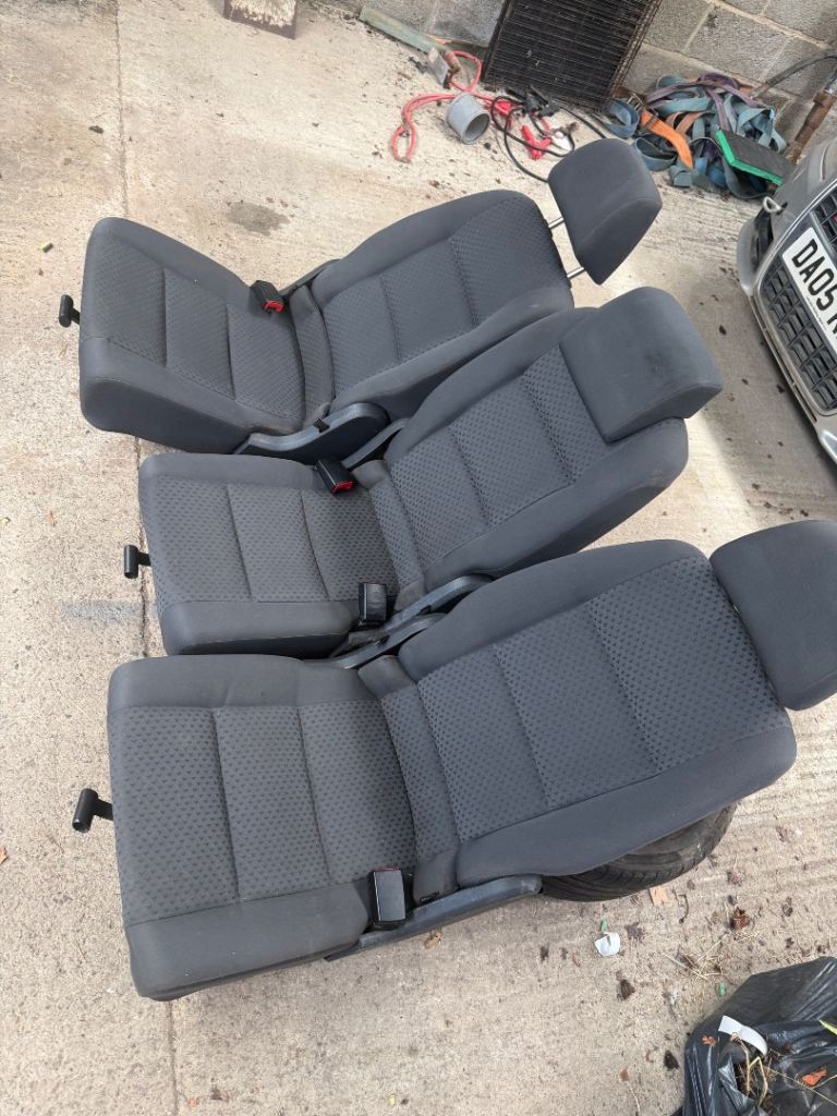 VW Caddy Rear Seat Conversion Kit – Complete Setup (with Seatbelts)
