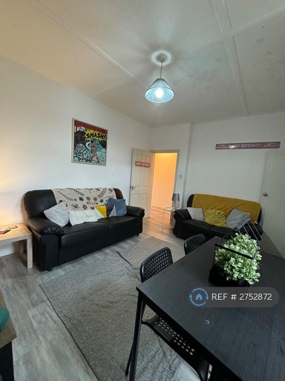 4 bedroom house in Richardson Street, Newcastle Upon Tyne, NE6 (4 bed) (#2752872)