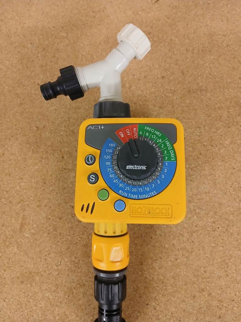 HOZELOCK AUTOMATIC WATERING SYSTEM 
