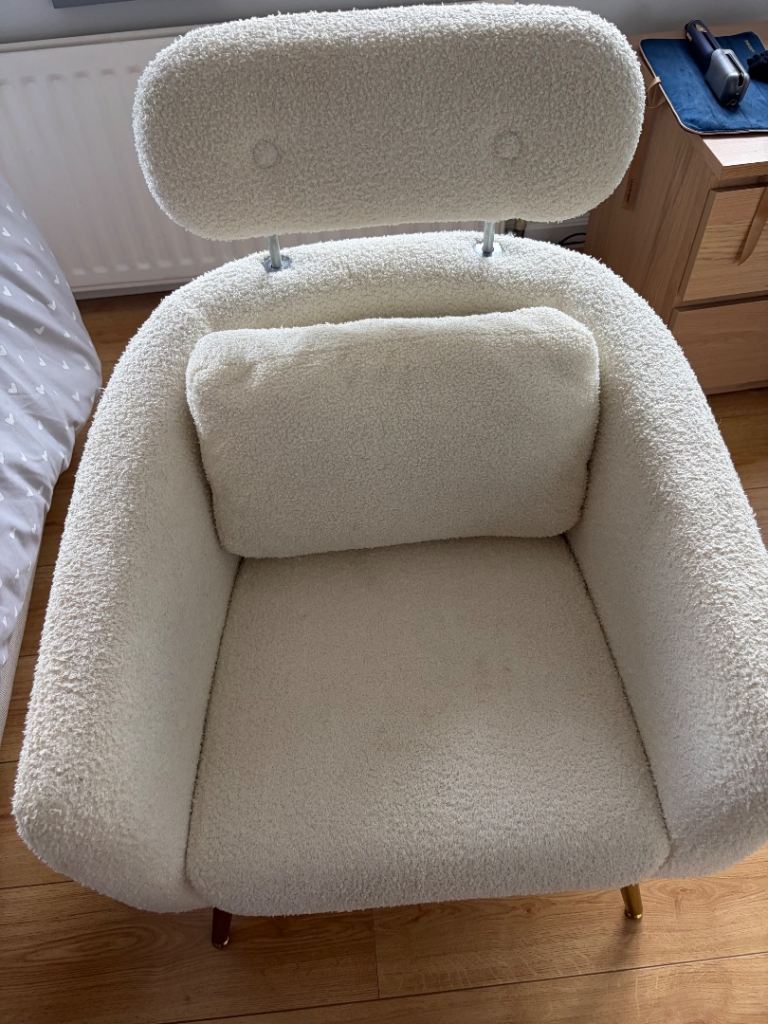 Cream Boucle Armchair with Headrest – Good Condition