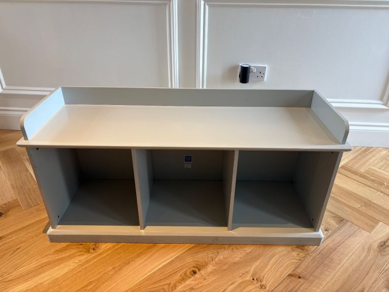 Storage bench from gltc