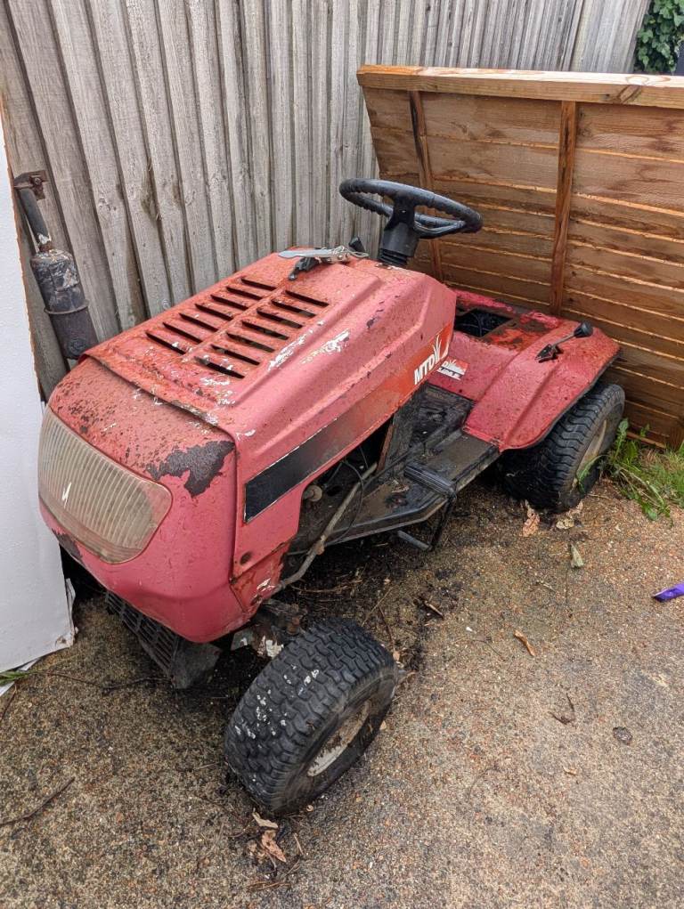 MTD RS 115/96 Ride-On Mower Project Chassis – Intact Engine (Spares/Repair)