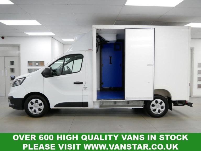 74 RENAULT TRUCKS TRAFIC 2.0 BLUEDCI 150 BHP LONG RED EDITION REFRIGERATED