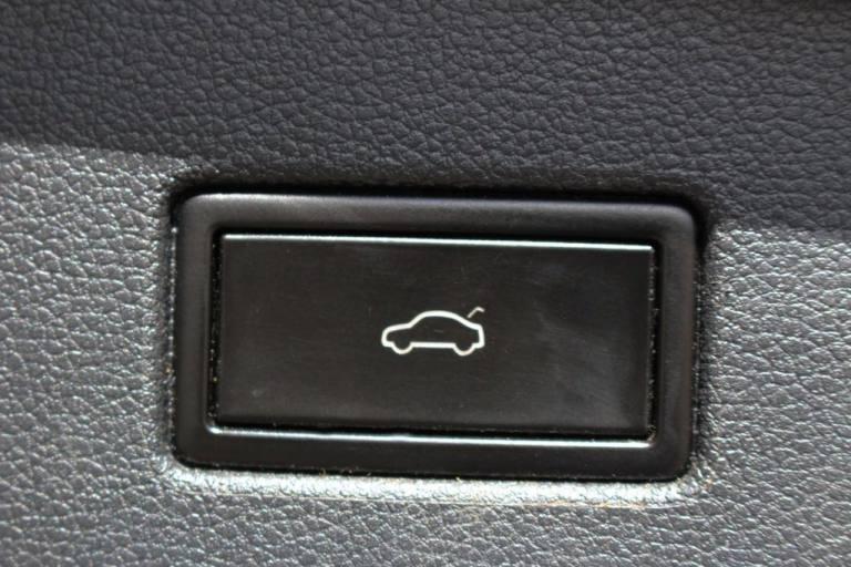 2020 70 VOLKSWAGEN TIGUAN 2.0 TDI R-LINE TECH SUV 5DR DIESEL DSG EURO 6 (S/S) (1