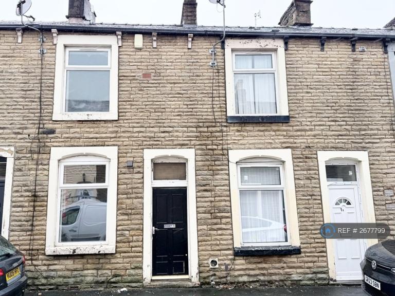 2 bedroom house in Leyland Road, Burnley, BB11 (2 bed) (#2677799)